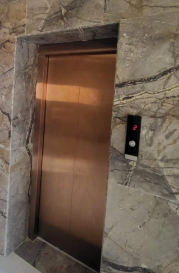 868fff95 dd44 44a6 9334 4443e7b9af7d 600x915